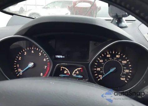 2017 Ford Escape Titanium z USA, uszkodzony, nr VIN 1FMCU0JD9HUA27054